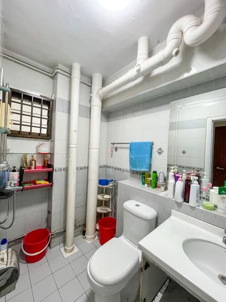 657A Jurong West Street 65, 657A Jurong West Street 65, 3 Bedrooms, 990 sqft, HDB Flat For Sale, by Joseph Ng 黄德顺, 500168511 - Bathroom - PropertyGuru.com.sg