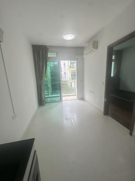 Parc Rosewood, 77 Rosewood Drive, 1 Bedroom, 432 sqft, Condominium For Sale, by Er Kang Lin, 500168528 - Balcony - PropertyGuru.com.sg