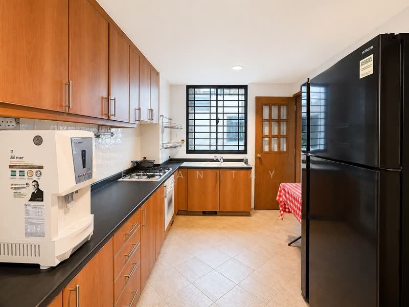 Pinevale, 4 Tampines Street 73, 4 Bedrooms, 2,486 sqft, Condominium For Sale, by Ethan Tay, 500168529 - Kitchen - PropertyGuru.com.sg