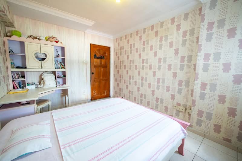 536 Woodlands Drive 14, 536 Woodlands Drive 14, 3 Bedrooms, 1,345 sqft, HDB Flat For Sale, by CLARENCE LIANG, 500168536 - Bedroom - PropertyGuru.com.sg