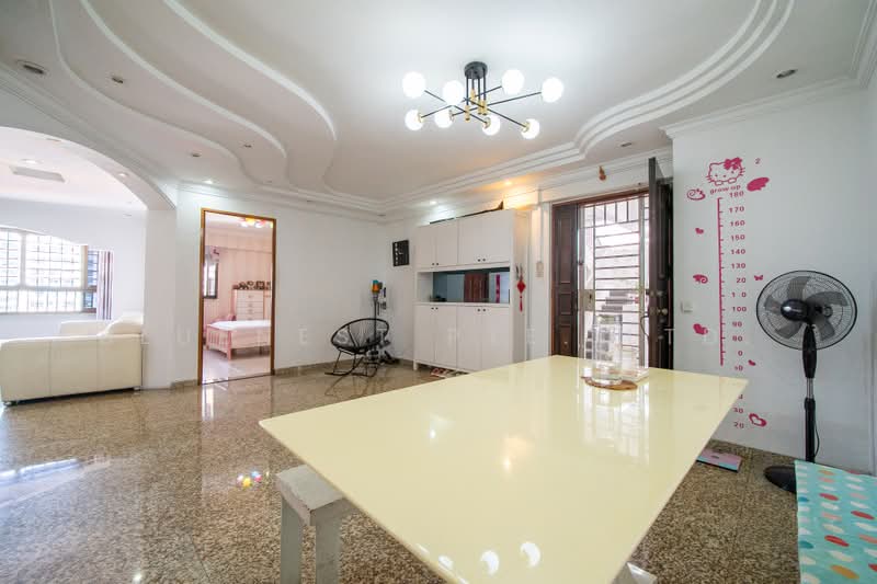 536 Woodlands Drive 14, 536 Woodlands Drive 14, 3 Bedrooms, 1,345 sqft, HDB Flat For Sale, by CLARENCE LIANG, 500168536 - Living Room - PropertyGuru.com.sg