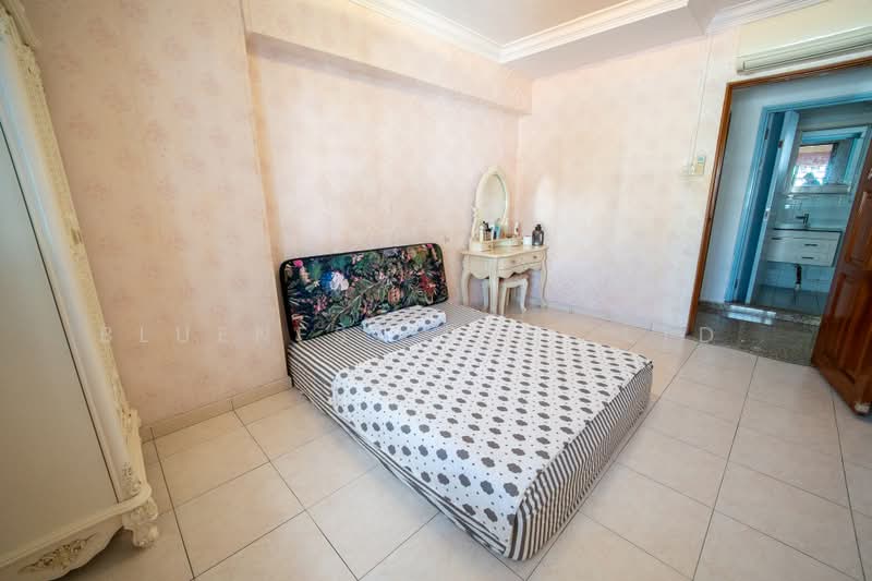 536 Woodlands Drive 14, 536 Woodlands Drive 14, 3 Bedrooms, 1,345 sqft, HDB Flat For Sale, by CLARENCE LIANG, 500168536 - Bedroom - PropertyGuru.com.sg
