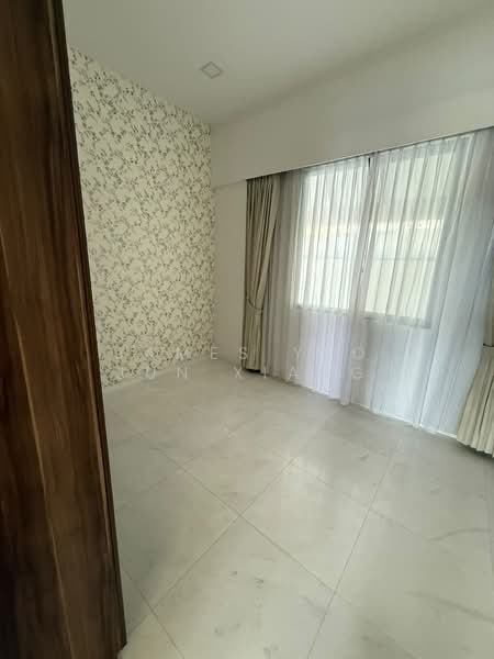 PONGGOL TWENTY FOURTH AVENUE BUNGALOW TO BE SOLD, Ponggol Twenty Fourth Avenue / Ponggol Seventeenth Avenue, 7 Bedrooms, 4,620 sqft, Bungalow House For Sale, by James Yeo Jun Xiang, 500168537 - Interior - PropertyGuru.com.sg