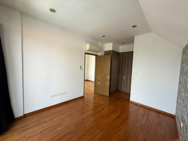 PONGGOL TWENTY FOURTH AVENUE BUNGALOW TO BE SOLD, Ponggol Twenty Fourth Avenue / Ponggol Seventeenth Avenue, 7 Bedrooms, 4,620 sqft, Bungalow House For Sale, by James Yeo Jun Xiang, 500168537 - Bedroom - PropertyGuru.com.sg