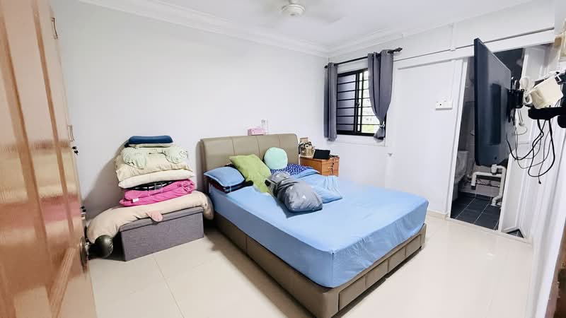 616 Bedok Reservoir Road, 616 Bedok Reservoir Road, 2 Bedrooms, 732 sqft, HDB Flat For Sale, by Huile Wang, 500168567 - Master Bedroom - PropertyGuru.com.sg