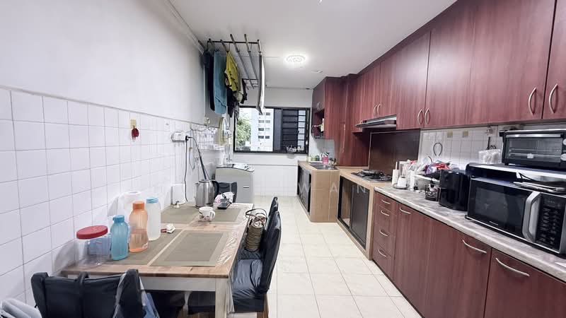 616 Bedok Reservoir Road, 616 Bedok Reservoir Road, 2 Bedrooms, 732 sqft, HDB Flat For Sale, by Huile Wang, 500168567 - Kitchen - PropertyGuru.com.sg