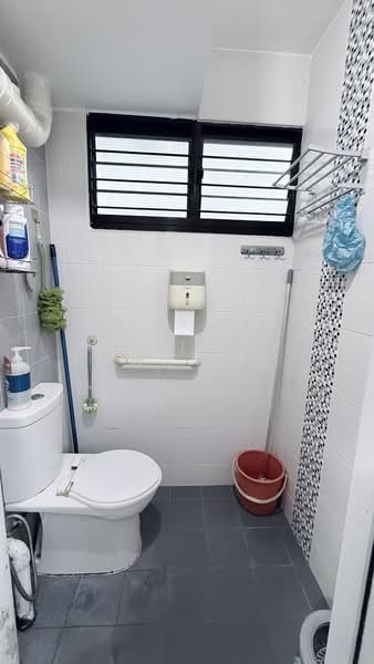 616 Bedok Reservoir Road, 616 Bedok Reservoir Road, 2 Bedrooms, 732 sqft, HDB Flat For Sale, by Huile Wang, 500168567 - Common Bathroom - PropertyGuru.com.sg