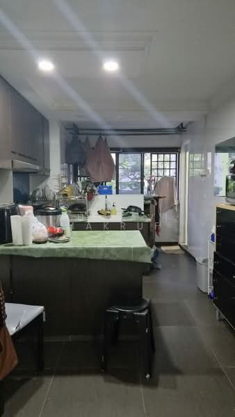 242 Jurong East Street 24, 242 Jurong East Street 24, 2 Bedrooms, 721 sqft, HDB Flat For Sale, by Nurnavi Makruf, 500168569 - Kitchen - PropertyGuru.com.sg