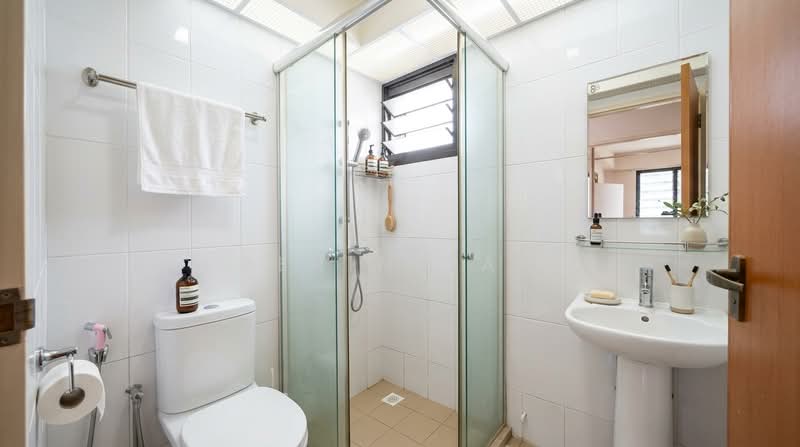 122A Punggol Edge, 122A Edgedale Plains, 3 Bedrooms, 1,001 sqft, HDB Flat For Sale, by Perin Tan, 500168572 - Bathroom - PropertyGuru.com.sg