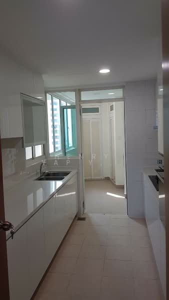 Costa Del Sol, 72 Bayshore Road, 4 Bedrooms, 1,561 sqft, Condominium For Rent, by Henry Yap Yuen Siong, 500168585 - Kitchen - PropertyGuru.com.sg