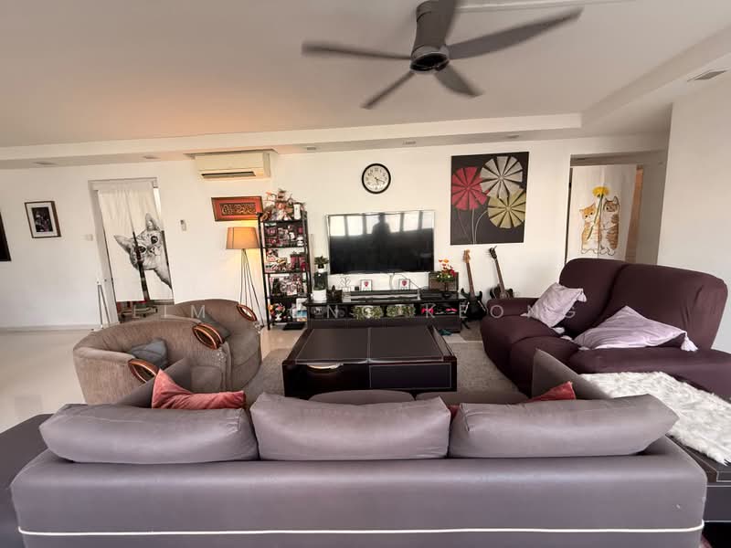 272 Choa Chu Kang Avenue 2, 272 Choa Chu Kang Avenue 2, 4 Bedrooms, 1,539 sqft, HDB Flat For Sale, by Lim Yong Keong, 500168587 - Living Room - PropertyGuru.com.sg