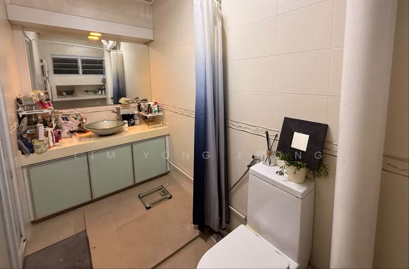 272 Choa Chu Kang Avenue 2, 272 Choa Chu Kang Avenue 2, 4 Bedrooms, 1,539 sqft, HDB Flat For Sale, by Lim Yong Keong, 500168587 - Bathroom - PropertyGuru.com.sg