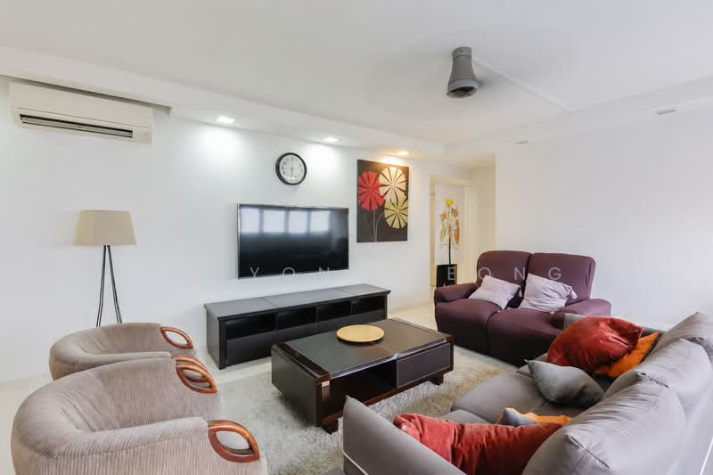 272 Choa Chu Kang Avenue 2, 272 Choa Chu Kang Avenue 2, 4 Bedrooms, 1,539 sqft, HDB Flat For Sale, by Lim Yong Keong, 500168587 - Living Room - PropertyGuru.com.sg