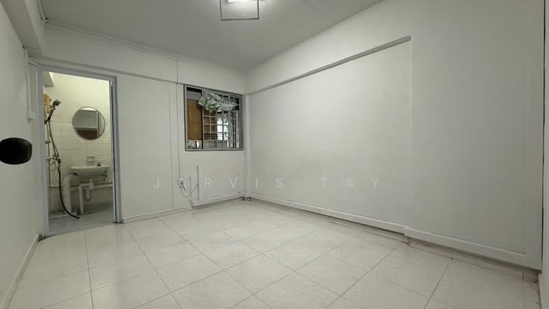 480 Jurong West Street 41, 480 Jurong West Street 41, 2 Bedrooms, 721 sqft, HDB Flat For Sale, by Jarvis Tay, 500168593 - MASTER BEDROOM - PropertyGuru.com.sg