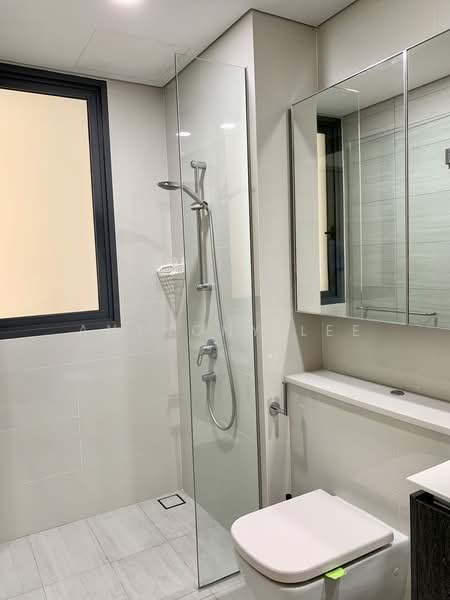 Lakeville, 1 Jurong Lake Link, 2 Bedrooms, 764 sqft, Condominium For Rent, by Anthony Lee, 500168595 - Bathroom - PropertyGuru.com.sg