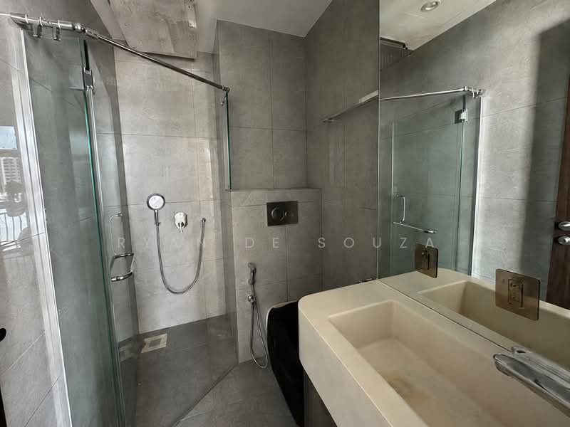 The Aston, 2 Kay Poh Road, 1 Bedroom, 667 sqft, Apartment For Rent, by Ryan De Souza, 500168599 - Bathroom - PropertyGuru.com.sg