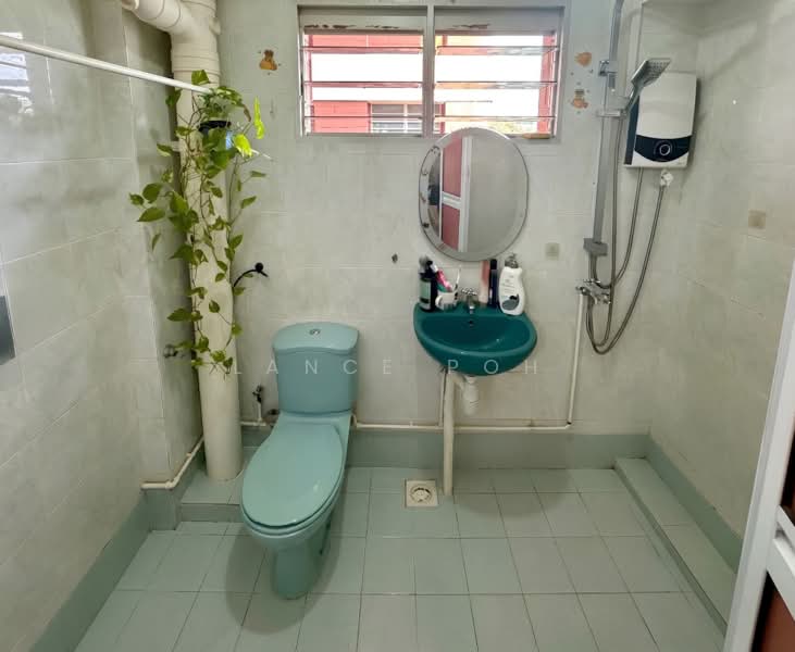 649 Jalan Tenaga, 649 Jalan Tenaga, 4 Bedrooms, 1,313 sqft, HDB Flat For Sale, by Lance Poh, 500168602 - Bathroom - PropertyGuru.com.sg