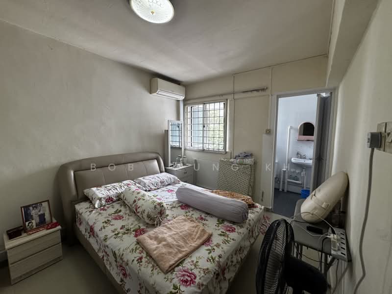 290 Tampines Street 22, 290 Tampines Street 22, 2 Bedrooms, 721 sqft, HDB Flat For Sale, by Bob Leung KH, 500168604 - Bedroom - PropertyGuru.com.sg