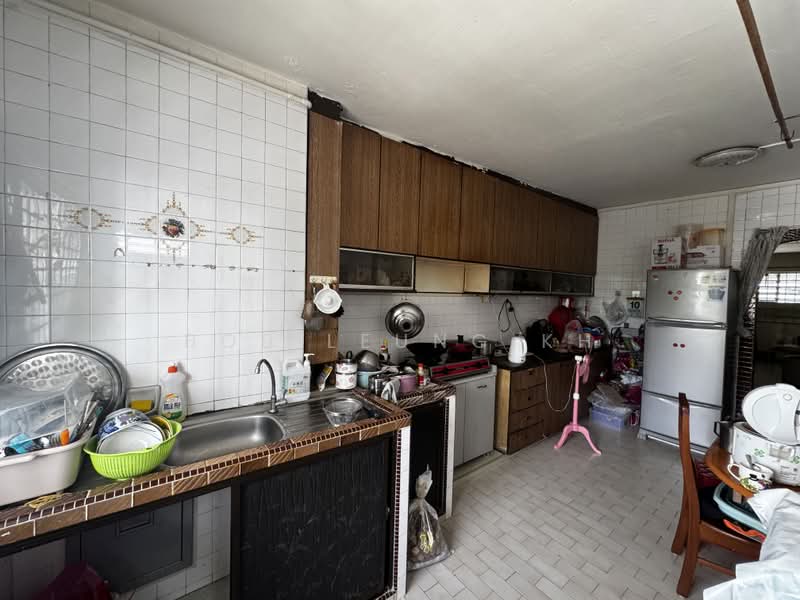 290 Tampines Street 22, 290 Tampines Street 22, 2 Bedrooms, 721 sqft, HDB Flat For Sale, by Bob Leung KH, 500168604 - Kitchen - PropertyGuru.com.sg