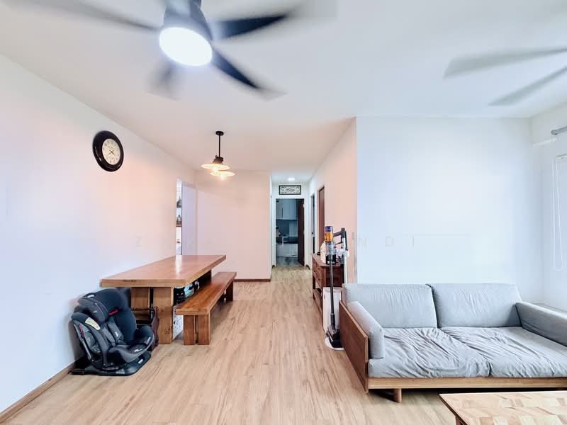 293D Bukit Batok Street 21, 293D Bukit Batok Street 21, 3 Bedrooms, 1,001 sqft, HDB Flat For Sale, by Zaki Affandi, 500168605 - Living Room - PropertyGuru.com.sg