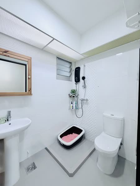 293D Bukit Batok Street 21, 293D Bukit Batok Street 21, 3 Bedrooms, 1,001 sqft, HDB Flat For Sale, by Zaki Affandi, 500168605 - Bathroom - PropertyGuru.com.sg