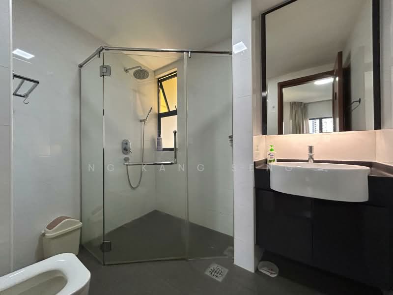 Westcove Condo, 10 West Coast Crescent, Room Rental, 150 sqft, Condominium For Rent, by Ng Kang Seng, 500168618 - Bathroom - PropertyGuru.com.sg