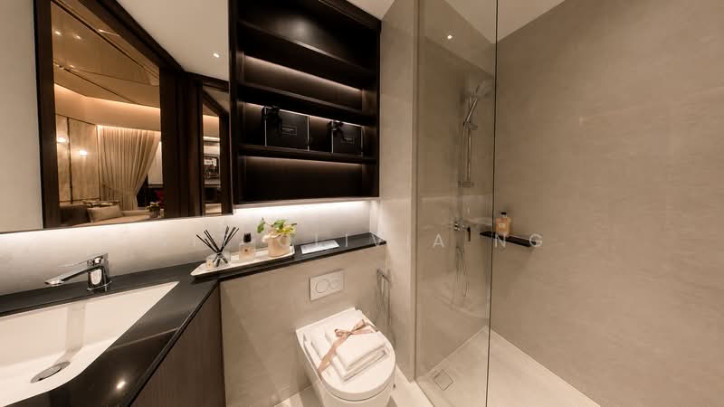 Beside MRT, District 1! 2B2B! High Rental Yield!, , 2 Bedrooms, 657 sqft, Condominium For Sale, by Vit Olivia Ng, 500168624 - Bathroom - PropertyGuru.com.sg