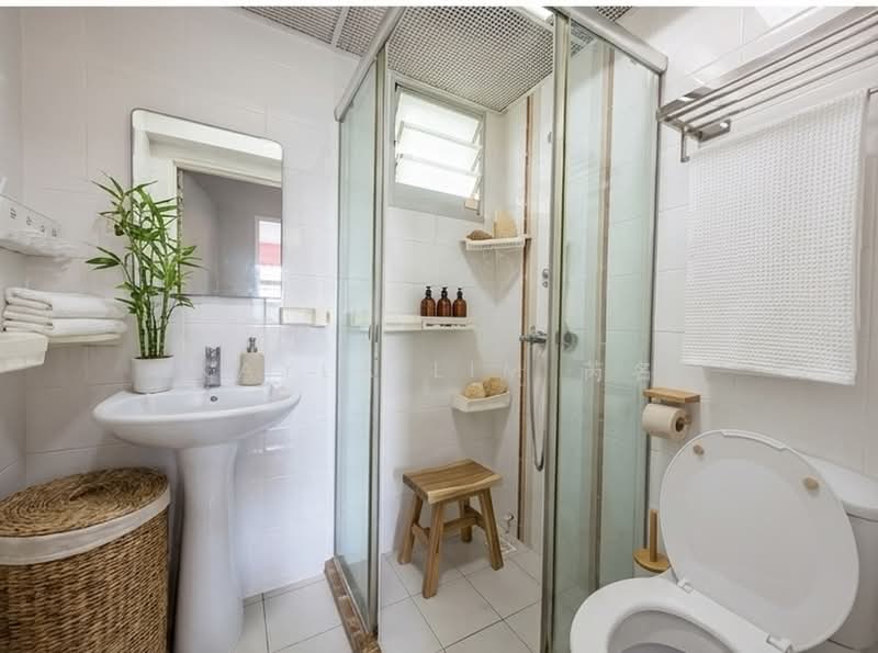 470B Upper Serangoon Crescent, 470B Upper Serangoon Crescent, 3 Bedrooms, 990 sqft, HDB Flat For Sale, by Kayla Lim 芮名, 500168628 - Bathroom - PropertyGuru.com.sg