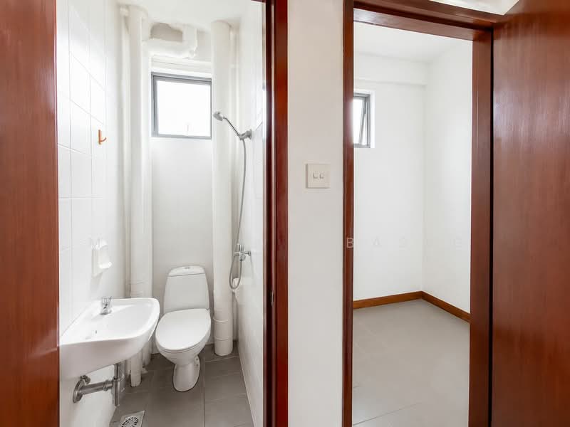 Springdale Condo, 51 Hindhede Walk, 3 Bedrooms, 1,131 sqft, Condominium For Sale, by Michele Cabasug, 500168631 - Bathroom - PropertyGuru.com.sg