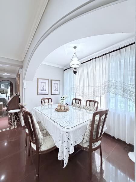 290G Bukit Batok Street 24, 290G Bukit Batok Street 24, 3 Bedrooms, 1,302 sqft, HDB Flat For Sale, by Lydia Izzati, 500168632 - Dining Room - PropertyGuru.com.sg
