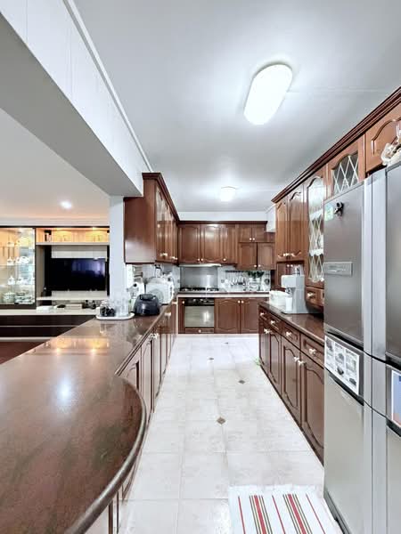290G Bukit Batok Street 24, 290G Bukit Batok Street 24, 3 Bedrooms, 1,302 sqft, HDB Flat For Sale, by Lydia Izzati, 500168632 - Kitchen - PropertyGuru.com.sg