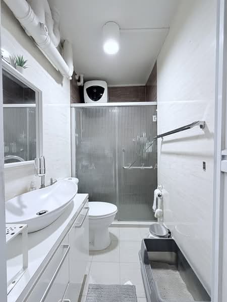 290G Bukit Batok Street 24, 290G Bukit Batok Street 24, 3 Bedrooms, 1,302 sqft, HDB Flat For Sale, by Lydia Izzati, 500168632 - Bathroom - PropertyGuru.com.sg