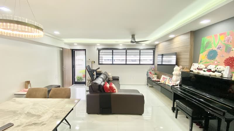 448 Tampines Street 42, 448 Tampines Street 42, 3 Bedrooms, 104 sqft, HDB Flat For Sale, by Eric Chan 陳鴻運, 500168636 - Living Room - PropertyGuru.com.sg