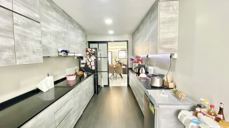 448 Tampines Street 42, 448 Tampines Street 42, 3 Bedrooms, 104 sqft, HDB Flat For Sale, by Eric Chan 陳鴻運, 500168636 - Kitchen - PropertyGuru.com.sg