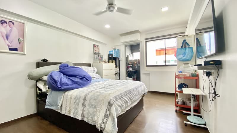 448 Tampines Street 42, 448 Tampines Street 42, 3 Bedrooms, 104 sqft, HDB Flat For Sale, by Eric Chan 陳鴻運, 500168636 - Bedroom - PropertyGuru.com.sg