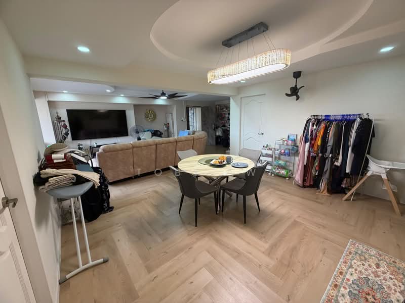 679 Choa Chu Kang Crescent, 679 Choa Chu Kang Crescent, 4 Bedrooms, 1,550 sqft, HDB Flat For Sale, by Toby Aw, 500168639 - Living Room - PropertyGuru.com.sg