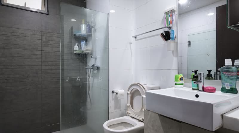 Lake Life, 12 Tao Ching Road, 4 Bedrooms, 1,507 sqft, Executive Condominium For Sale, by Jayson Lim, 500168643 - Bathroom - PropertyGuru.com.sg