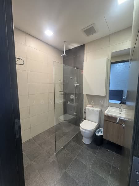 Eastbay, 1 Tay Lian Teck Road, 2 Bedrooms, 1,130 sqft, Condominium For Rent, by Joyce Tan, 500168650 - Bathroom - PropertyGuru.com.sg