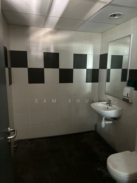 S9, 55 Serangoon North Avenue 4, 2,734 sqft, Light Industrial (B1) For Rent, by Sam Shum, 500168651 - Bathroom - CommercialGuru.com.sg