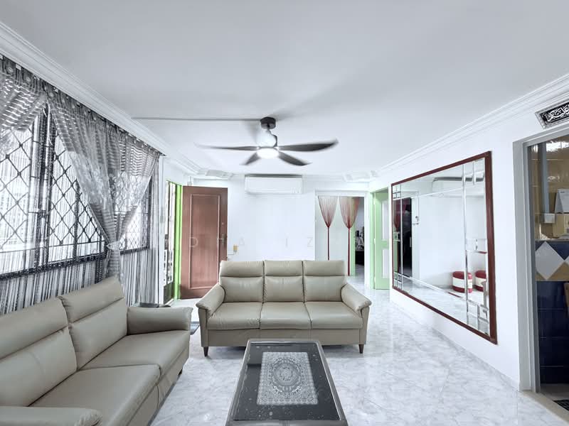 856 Tampines Street 82, 856 Tampines Street 82, 3 Bedrooms, 904 sqft, HDB Flat For Sale, by Lydia Izzati, 500168662 - Living Room - PropertyGuru.com.sg