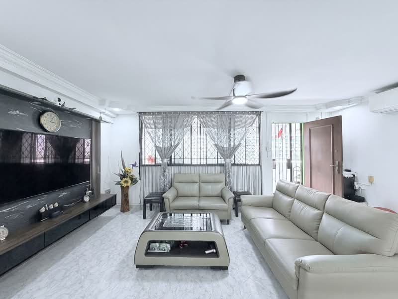 856 Tampines Street 82, 856 Tampines Street 82, 3 Bedrooms, 904 sqft, HDB Flat For Sale, by Lydia Izzati, 500168662 - Living Room - PropertyGuru.com.sg