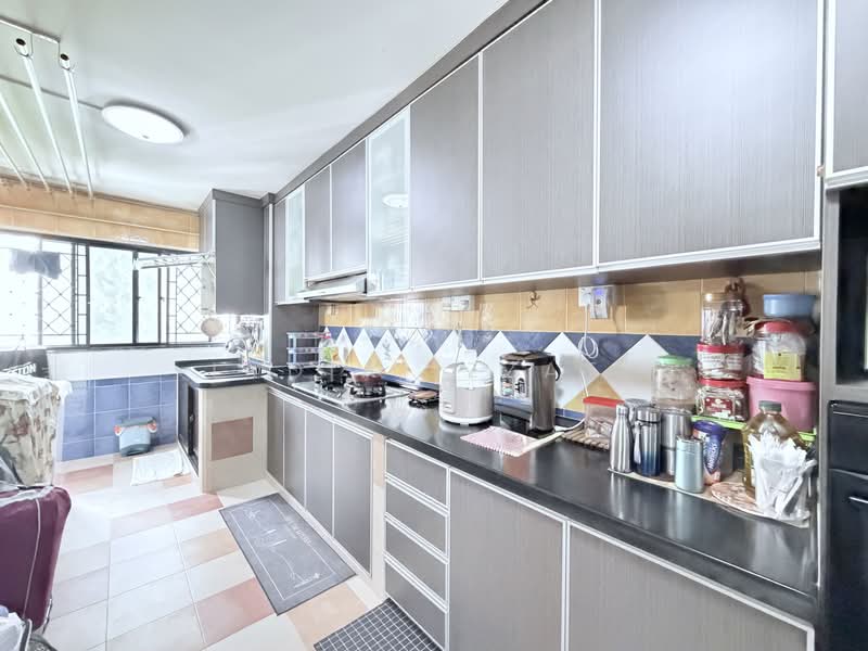 856 Tampines Street 82, 856 Tampines Street 82, 3 Bedrooms, 904 sqft, HDB Flat For Sale, by Lydia Izzati, 500168662 - Kitchen - PropertyGuru.com.sg