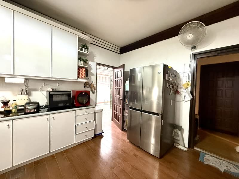 Priced to sell! Freehold Semi Detached situated on an elevated ground at Vanda Vicinity, Vanda Road Vanda Cresent, 4 Bedrooms, 3,600 sqft, Semi-Detached House For Sale, by Lindy Lee, 500168669 - PropertyGuru.com.sg