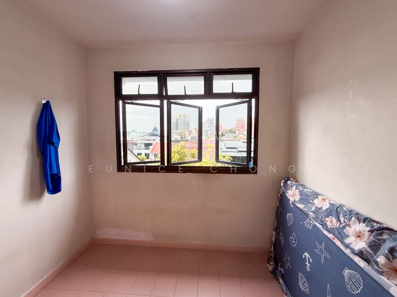 23 Sin Ming Road, 23 Sin Ming Road, 2 Bedrooms, 700 sqft, HDB Flat For Sale, by Eunice Chong, 500168675 - Bedroom - PropertyGuru.com.sg
