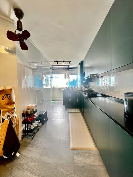 275 Tampines Street 22, 275 Tampines Street 22, 3 Bedrooms, 1,130 sqft, HDB Flat For Sale, by Mohd Yussaini, 500168678 - Kitchen - PropertyGuru.com.sg