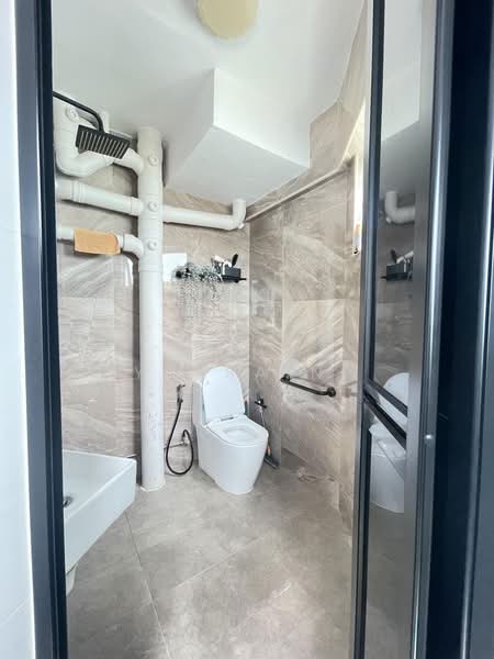 275 Tampines Street 22, 275 Tampines Street 22, 3 Bedrooms, 1,130 sqft, HDB Flat For Sale, by Mohd Yussaini, 500168678 - Bathroom - PropertyGuru.com.sg