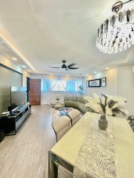 275 Tampines Street 22, 275 Tampines Street 22, 3 Bedrooms, 1,130 sqft, HDB Flat For Sale, by Mohd Yussaini, 500168678 - Living Room - PropertyGuru.com.sg