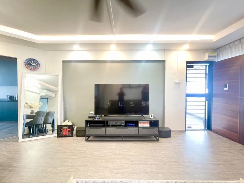 275 Tampines Street 22, 275 Tampines Street 22, 3 Bedrooms, 1,130 sqft, HDB Flat For Sale, by Mohd Yussaini, 500168678 - Living Room - PropertyGuru.com.sg