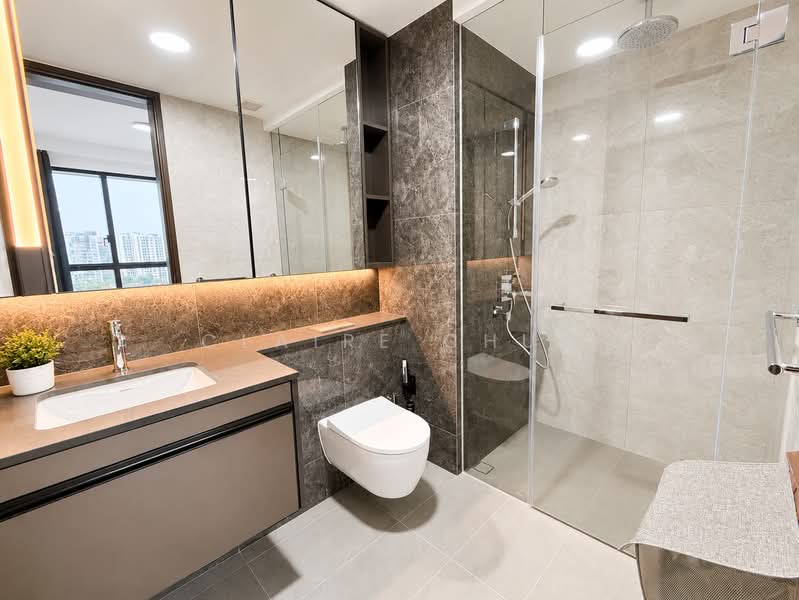 CHEAP. Premium District 15 Living | 2 Bed 2 Bath, , 2 Bedrooms, 667 sqft, Condominium For Sale, by Claire Chua, 500168679 - Bathroom - PropertyGuru.com.sg