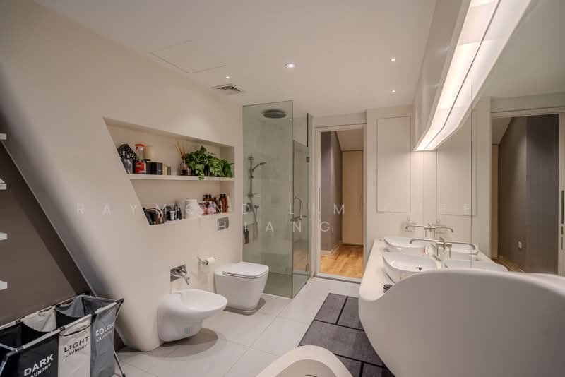 d'Leedon (Former Farrer Court), 1 Leedon Heights, 5 Bedrooms, 6,856 sqft, Cluster House For Sale, by Raymond Lim Chee Hiang, 500168684 - Bathroom - PropertyGuru.com.sg